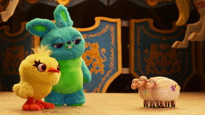 Cosas de peluches con Ducky y Bunny: tres cabezas