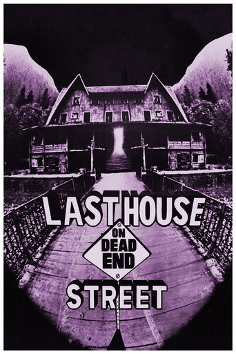 Cartel de The Last House on Dead End Street (AKA The Cuckoo Clocks of Hell) (AKA The Fun House)