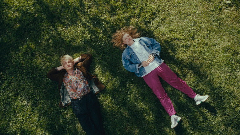 Fotograma de How to Be Normal and the Oddness of the Other World