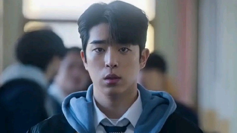 Fotograma de ONE: 하이스쿨 히어로즈