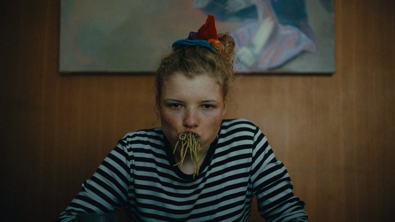 Fotograma de How to Be Normal and the Oddness of the Other World