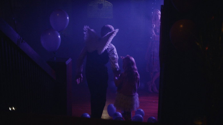 Fotograma de Moon Manor